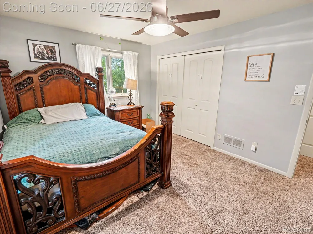 8614 Meadowland Court York Charter Township, MI 48176