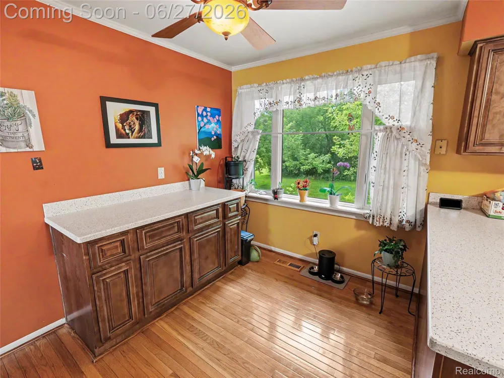 8614 Meadowland Court York Charter Township, MI 48176