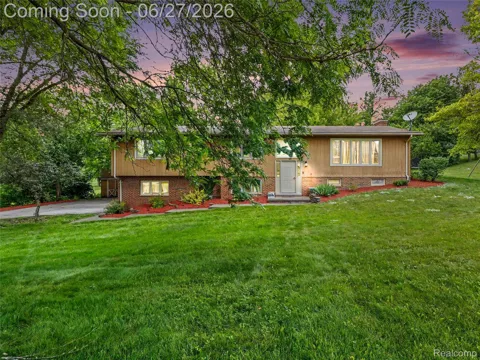 8614 Meadowland Court