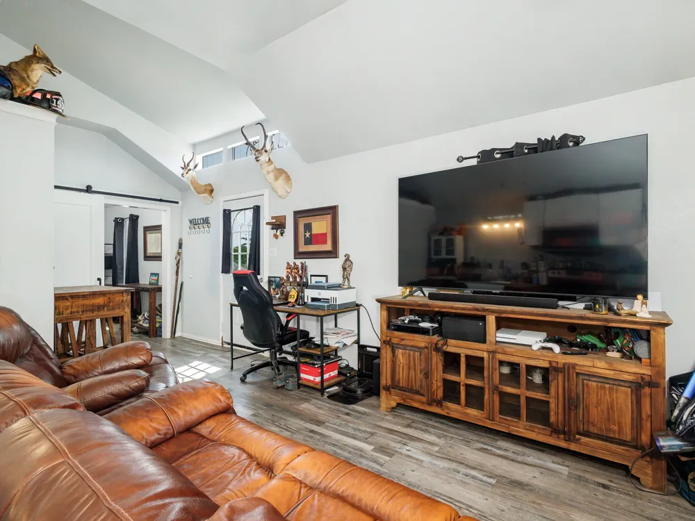 3105 HWY 2861 Comanche, TX 76442