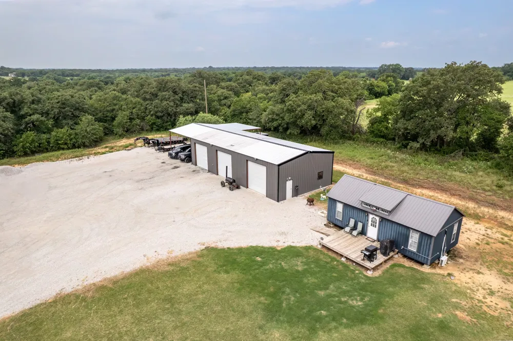 3105 HWY 2861 Comanche, TX 76442