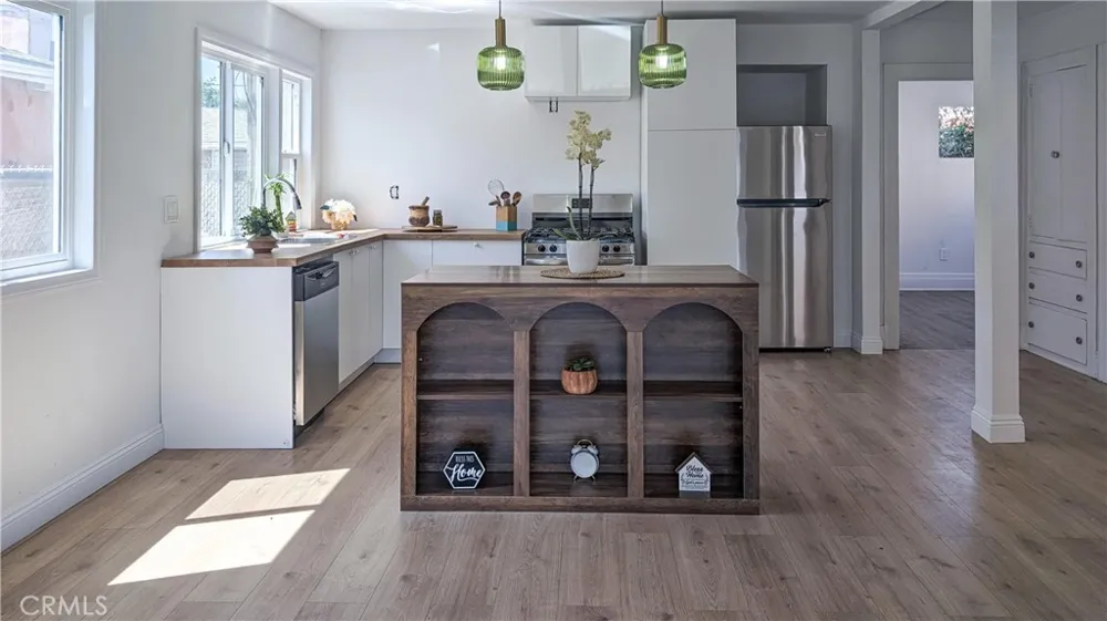 2531 Sale Place Huntington Park, CA 90255