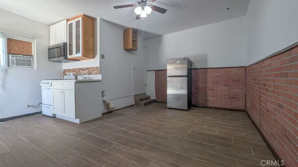2531 Sale Place Huntington Park, CA 90255
