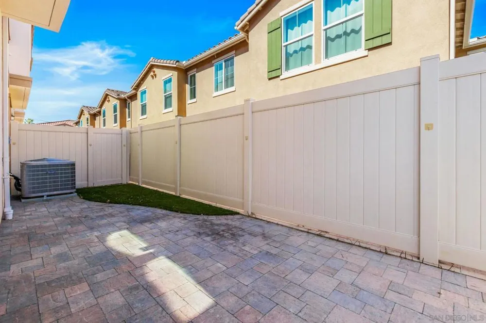 505 Pinedale Vista, CA 92081
