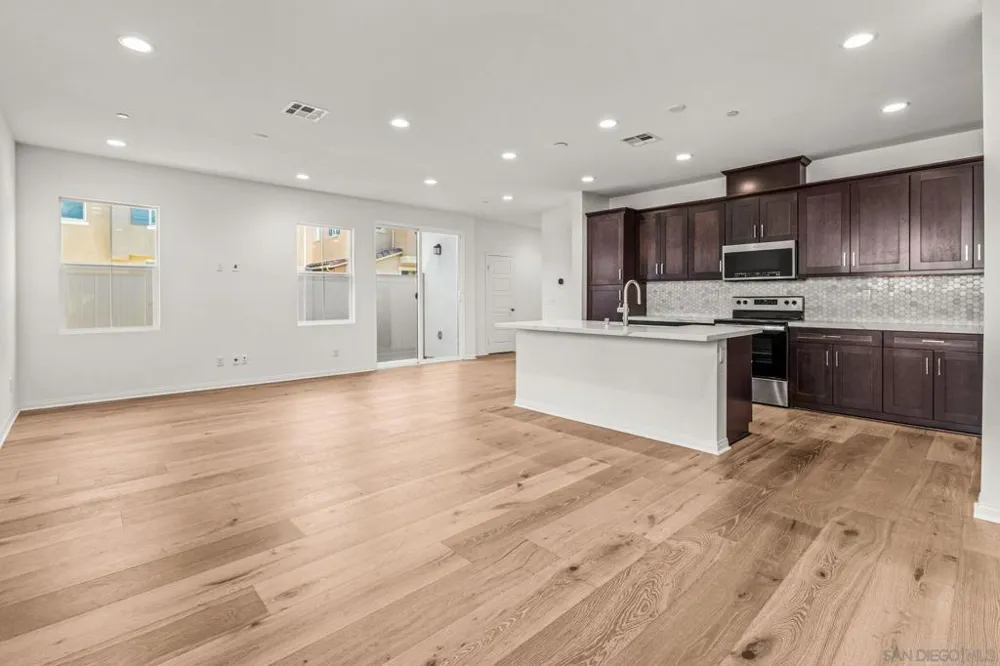505 Pinedale Vista, CA 92081
