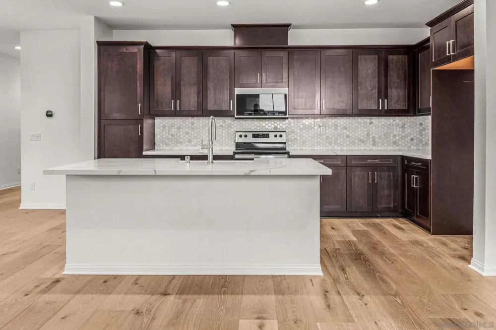 505 Pinedale Vista, CA 92081