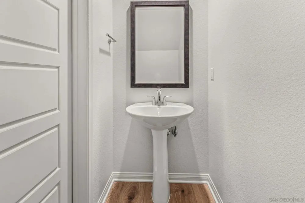 505 Pinedale Vista, CA 92081