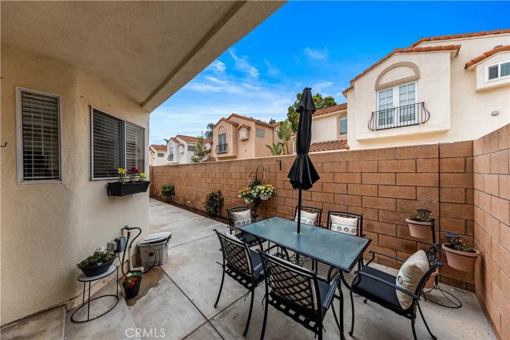 2537 Orange Avenue #D Costa Mesa, CA 92627