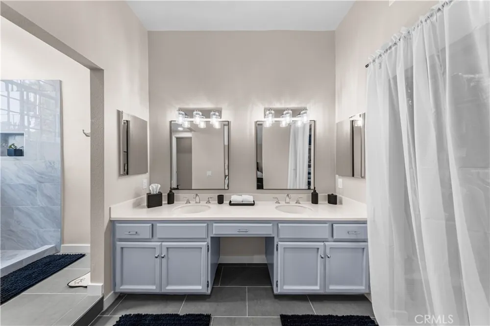 2537 Orange Avenue #D Costa Mesa, CA 92627