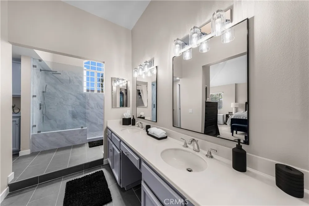 2537 Orange Avenue #D Costa Mesa, CA 92627