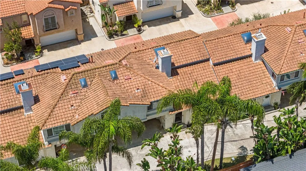 2537 Orange Avenue #D Costa Mesa, CA 92627