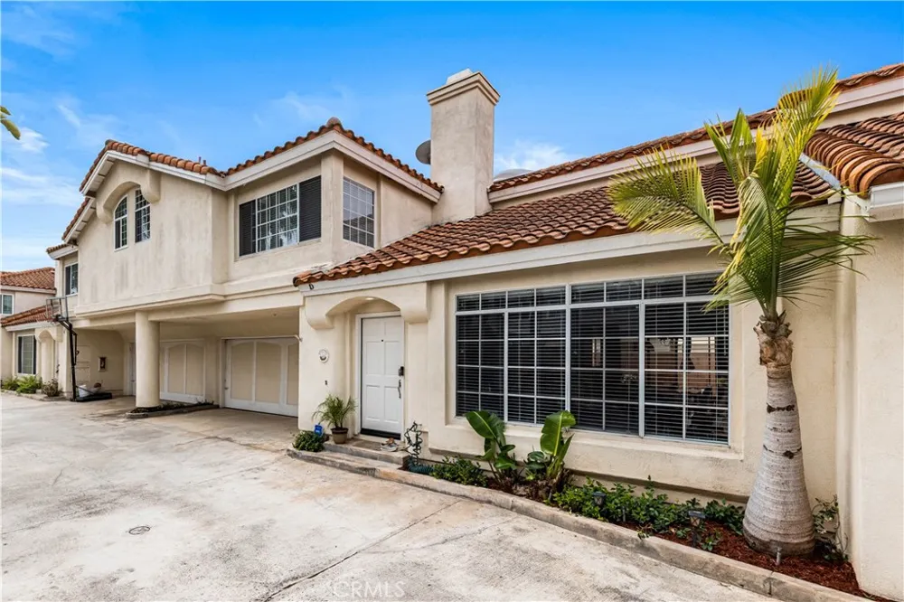 2537 Orange Avenue #D Costa Mesa, CA 92627