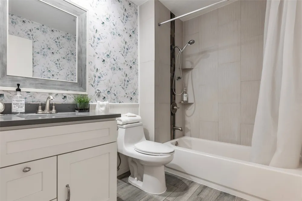 2004 White Ash Road Carrollton, TX 75007