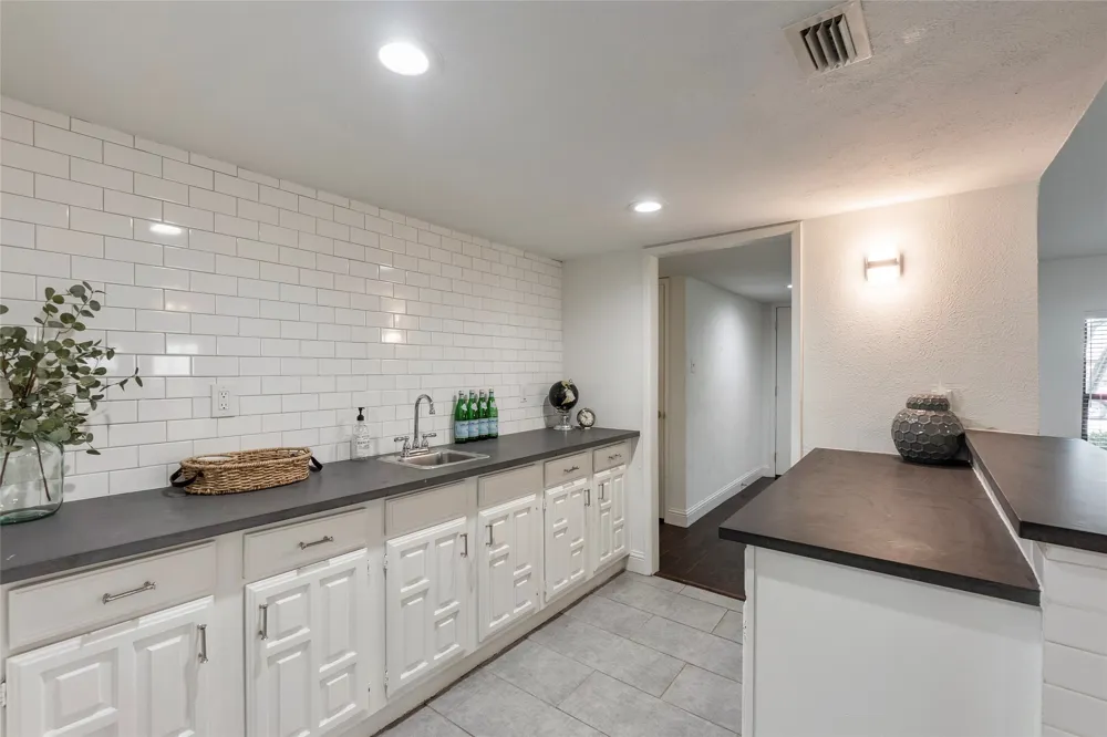 2004 White Ash Road Carrollton, TX 75007