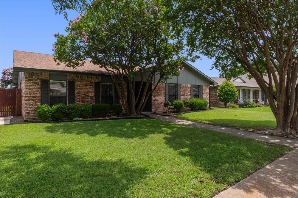 2004 White Ash Road Carrollton, TX 75007