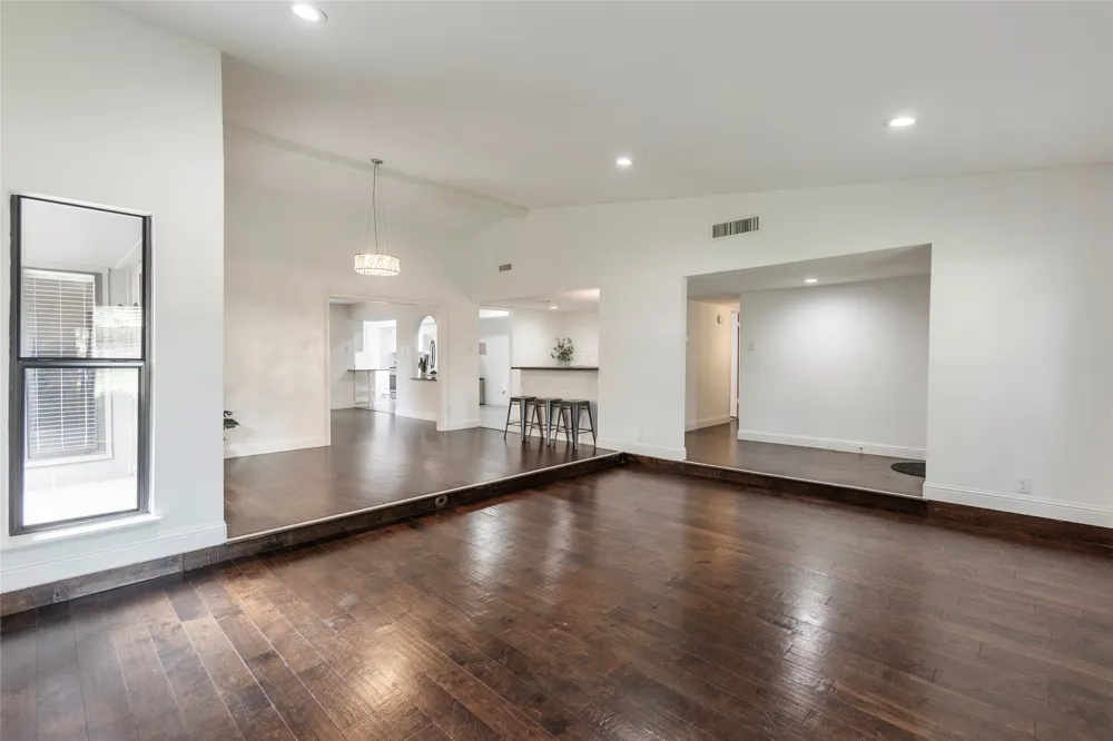 2004 White Ash Road Carrollton, TX 75007