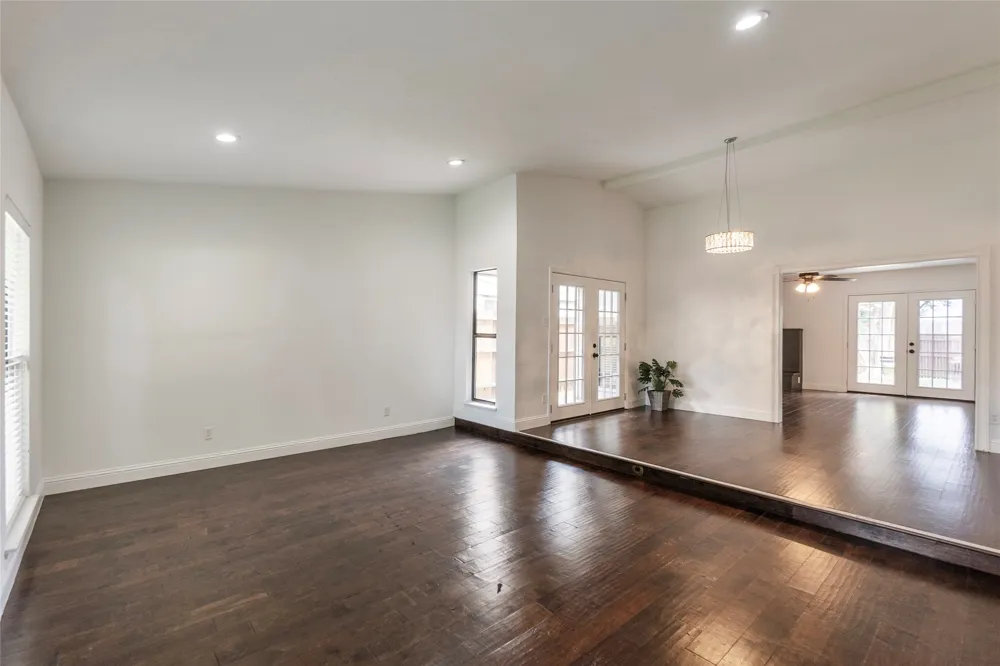 2004 White Ash Road Carrollton, TX 75007