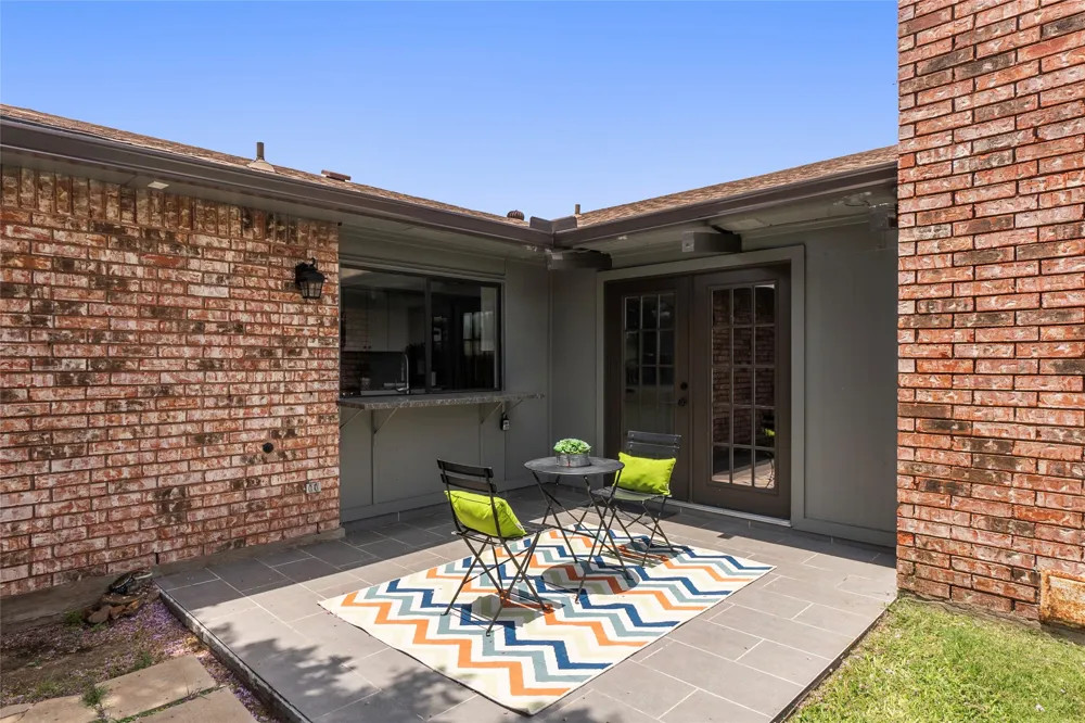 2004 White Ash Road Carrollton, TX 75007