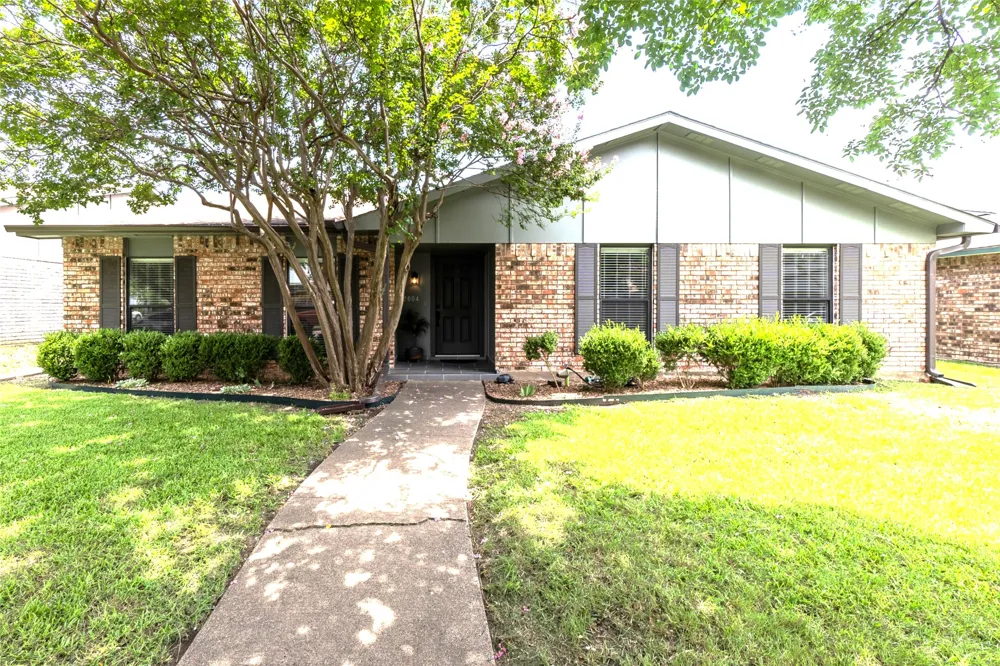 2004 White Ash Road Carrollton, TX 75007