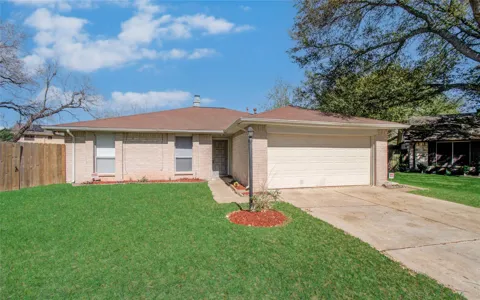 2702 Fir Crest Court