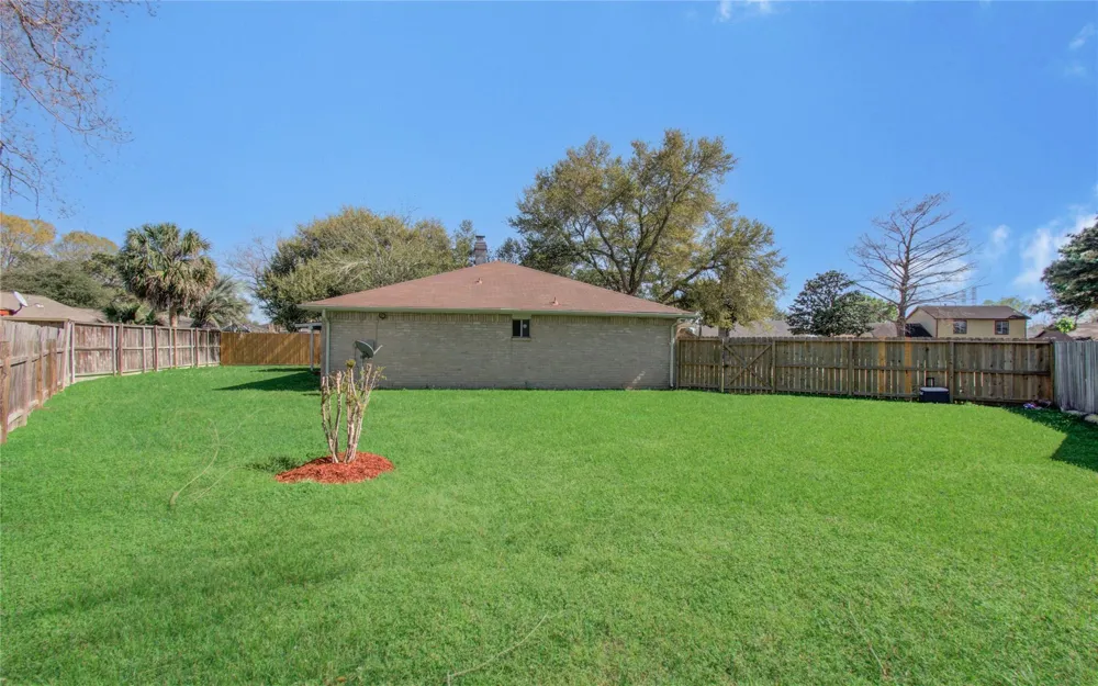 2702 Fir Crest Court Stafford, TX 77477
