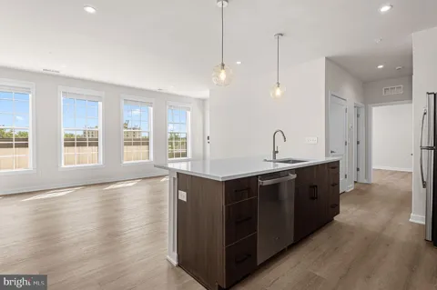 26 S YORK ROAD #409