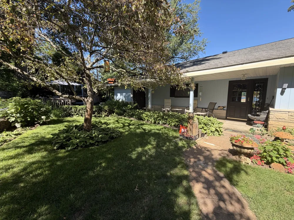 55895 Inn-D-Inn Drive Dowagiac, MI 49047