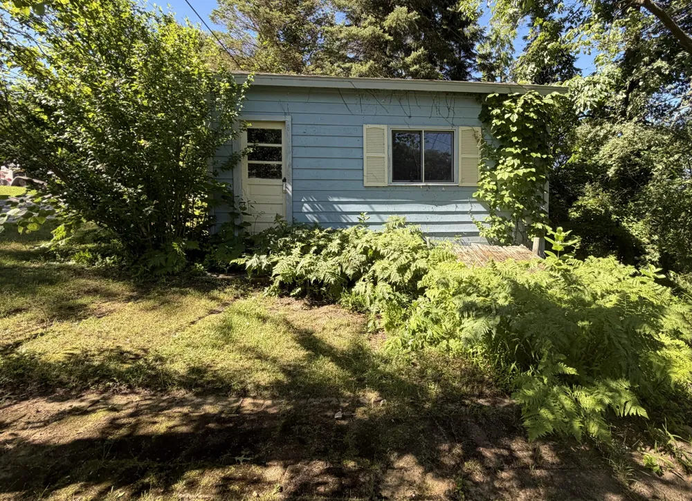55895 Inn-D-Inn Drive Dowagiac, MI 49047