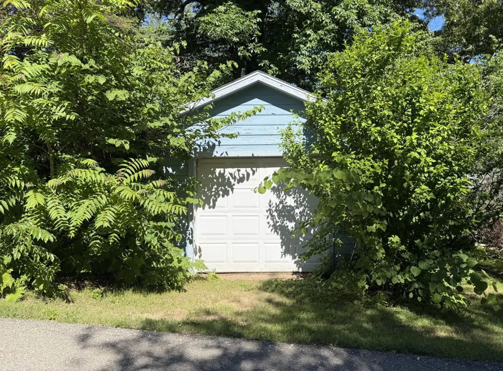 55895 Inn-D-Inn Drive Dowagiac, MI 49047