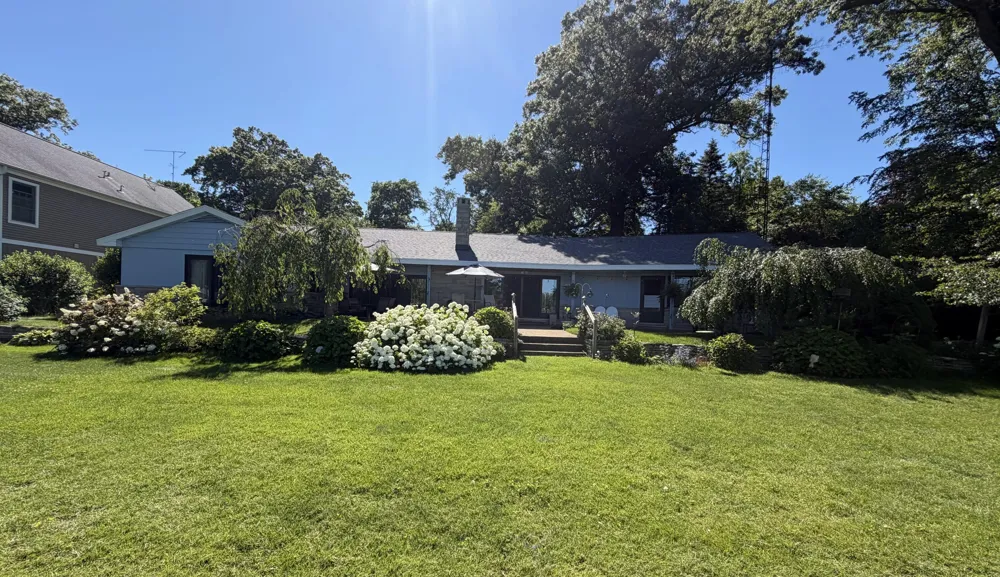 55895 Inn-D-Inn Drive Dowagiac, MI 49047