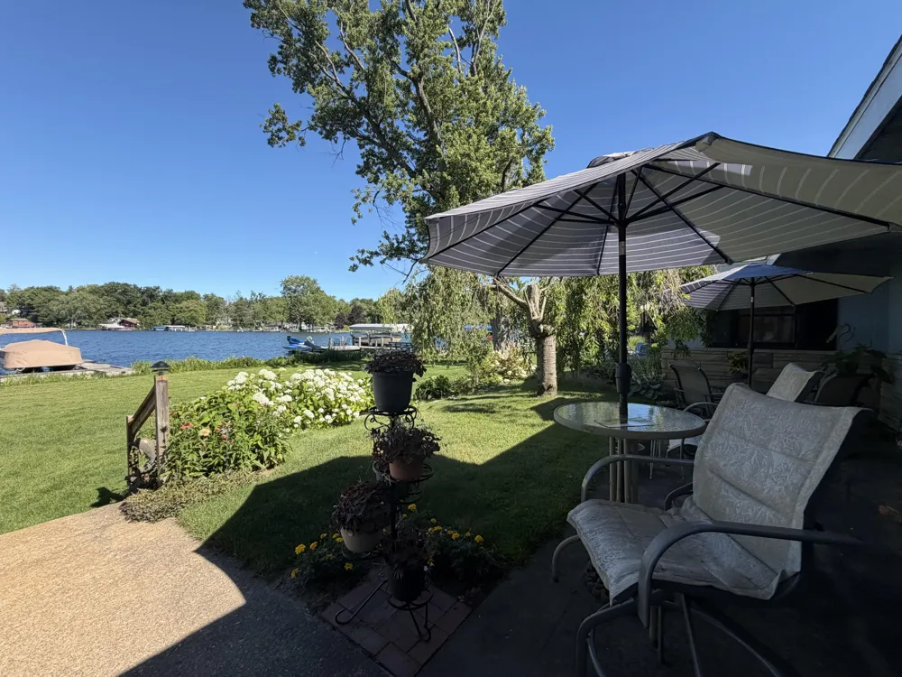 55895 Inn-D-Inn Drive Dowagiac, MI 49047