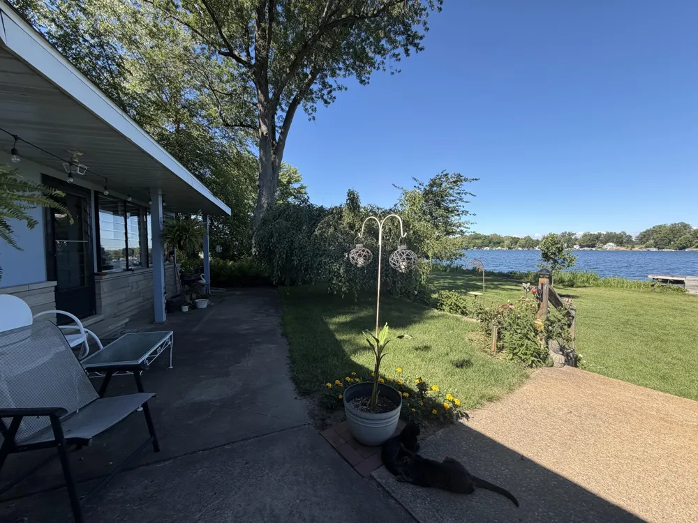 55895 Inn-D-Inn Drive Dowagiac, MI 49047