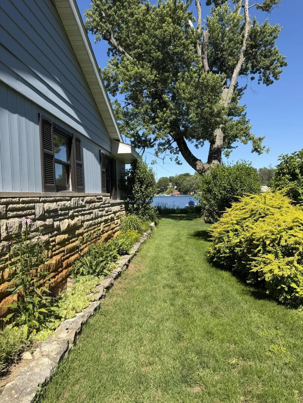 55895 Inn-D-Inn Drive Dowagiac, MI 49047