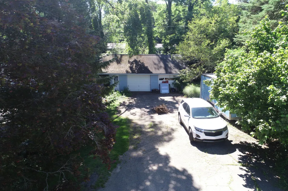 55895 Inn-D-Inn Drive Dowagiac, MI 49047