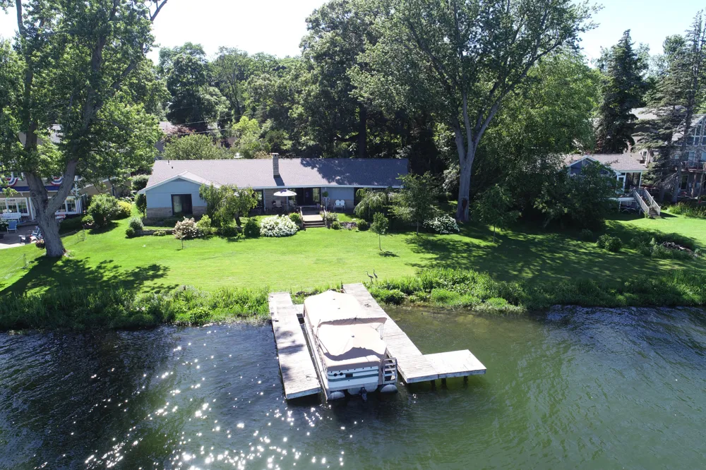 55895 Inn-D-Inn Drive Dowagiac, MI 49047