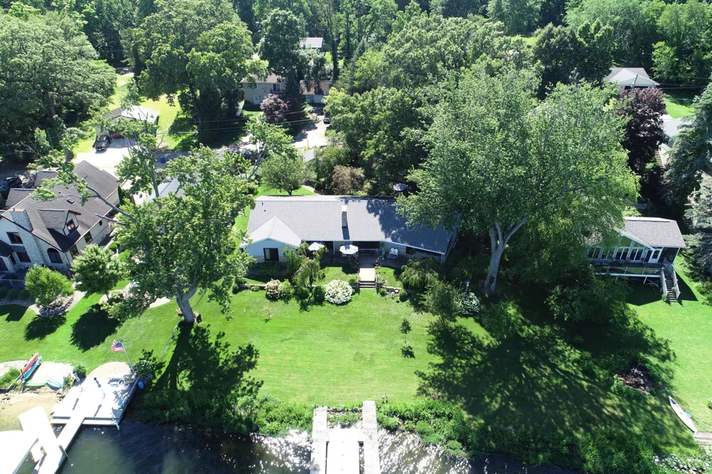55895 Inn-D-Inn Drive Dowagiac, MI 49047