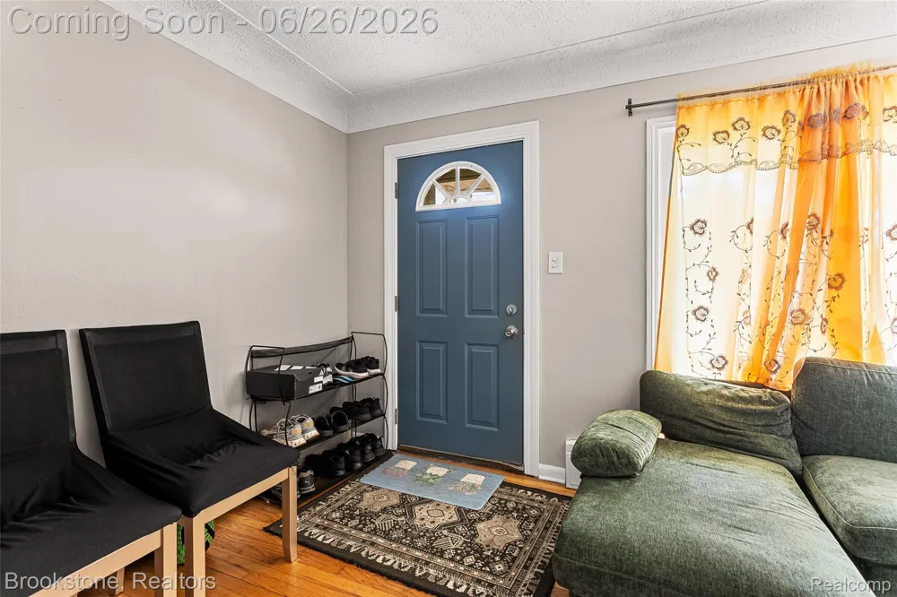 25141 Burt Center Line City, MI 48015