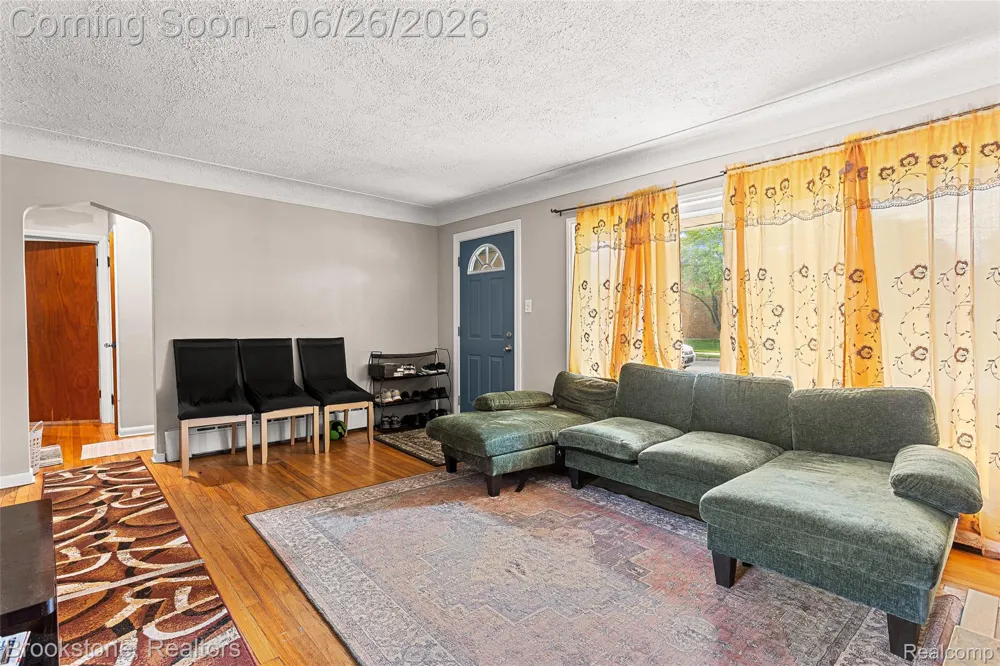 25141 Burt Center Line City, MI 48015