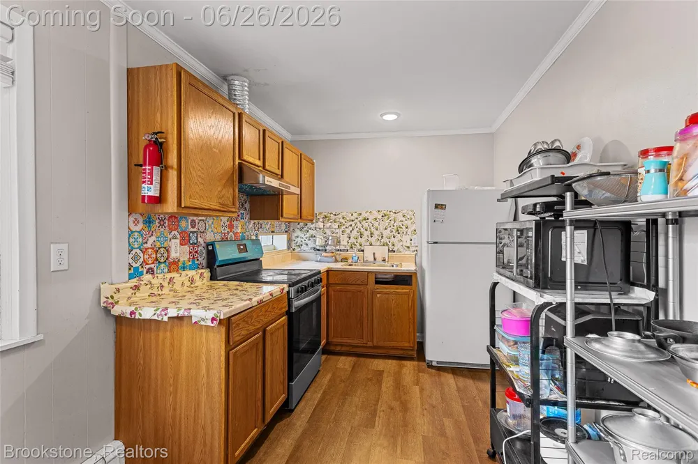 25141 Burt Center Line City, MI 48015