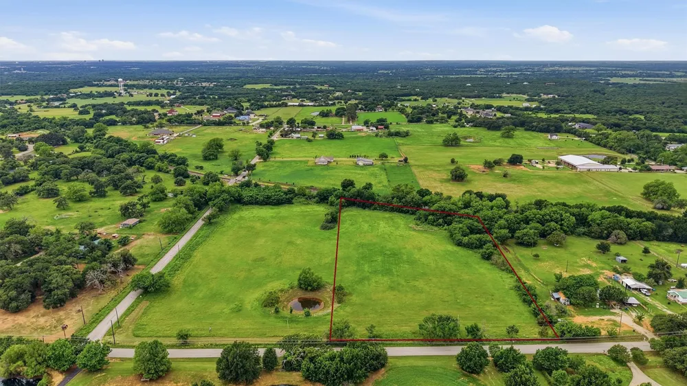 5 New Hope Road Aubrey, TX 76227