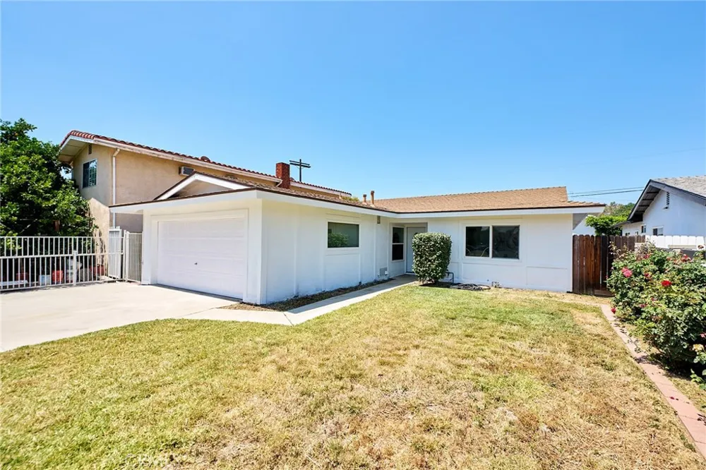 8147 Aldea Avenue Lake Balboa, CA 91406