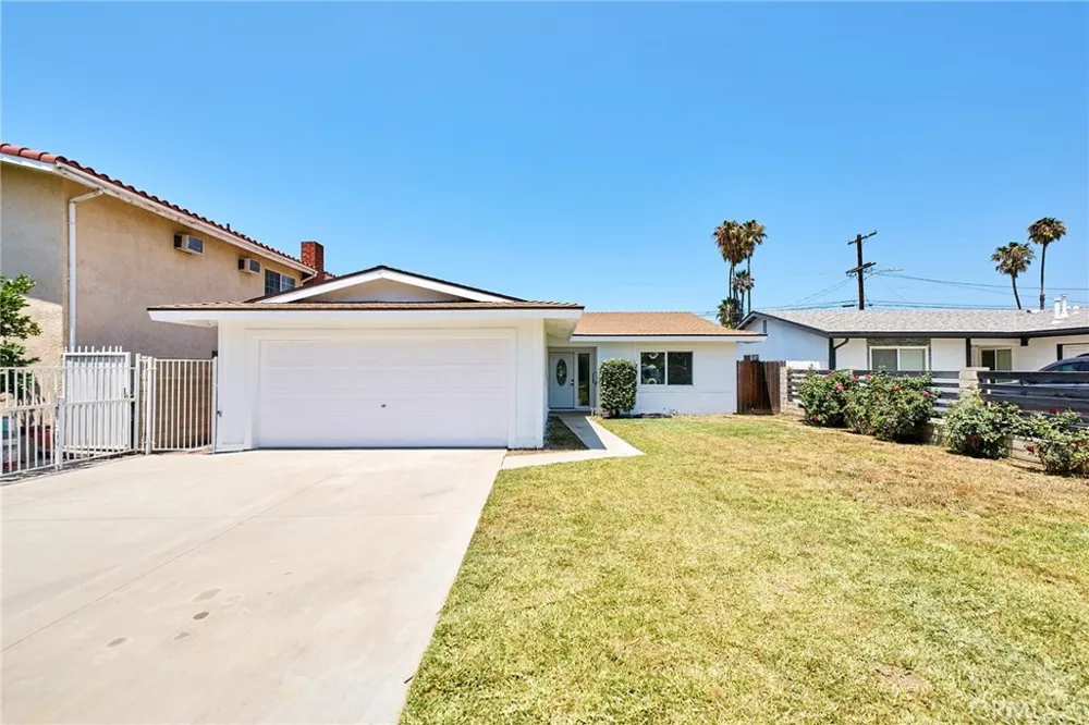 8147 Aldea Avenue Lake Balboa, CA 91406