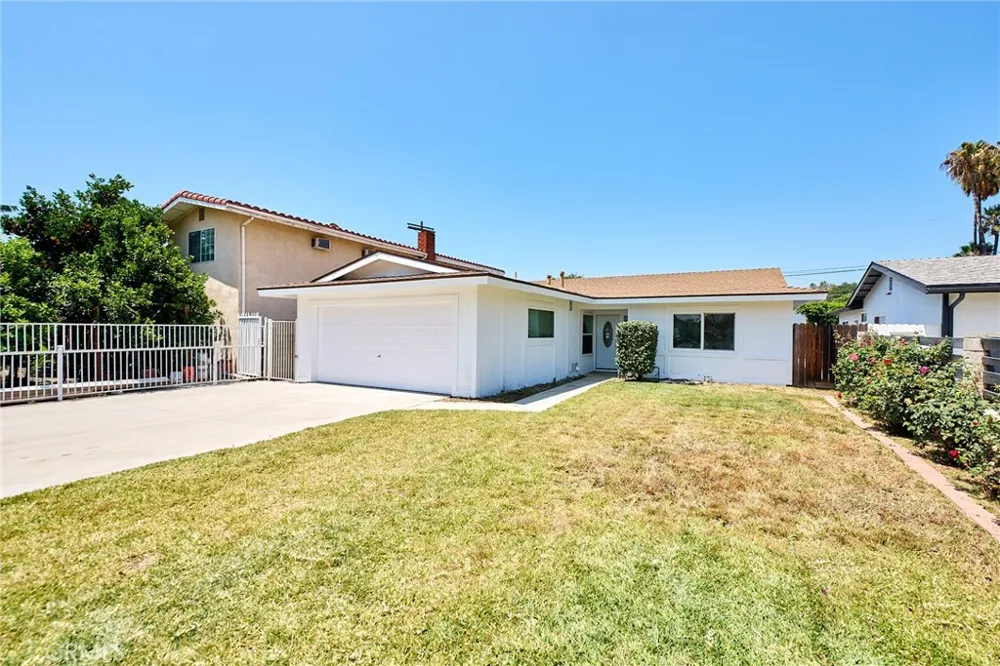 8147 Aldea Avenue Lake Balboa, CA 91406