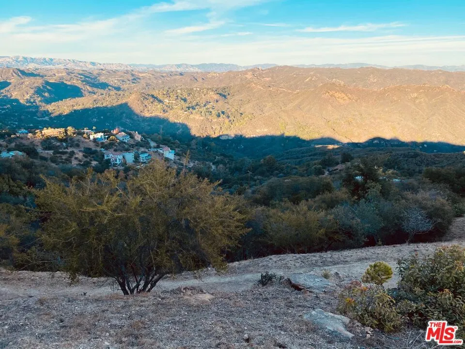 Skyhawk Lane Topanga, CA 90290