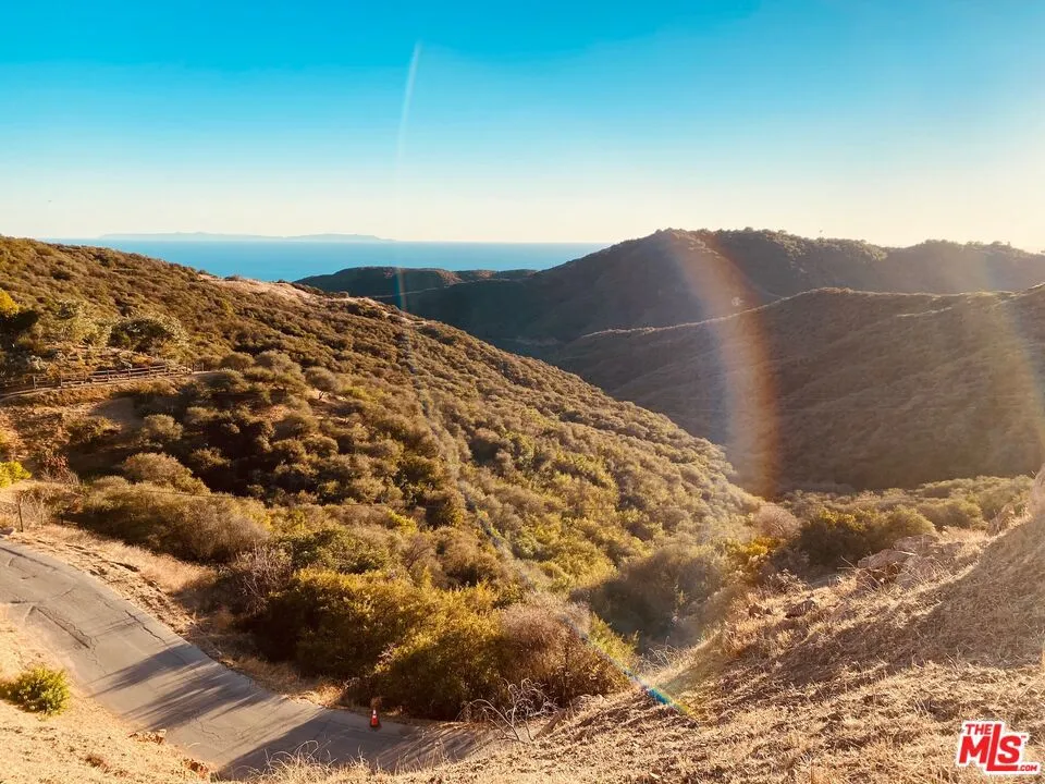 Skyhawk Lane Topanga, CA 90290