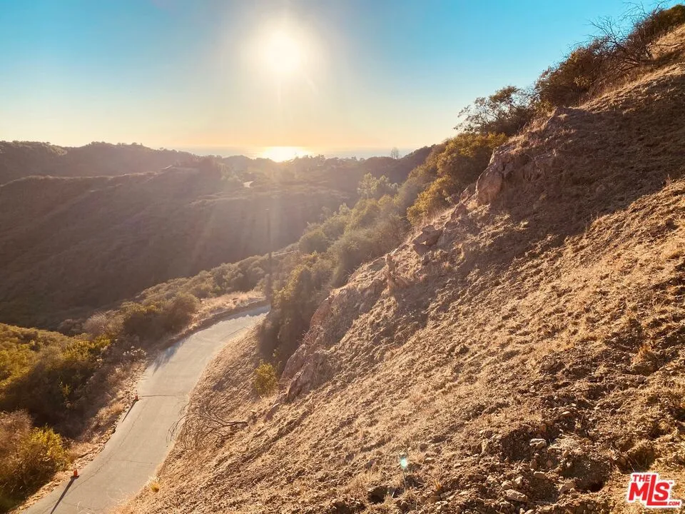 Skyhawk Lane Topanga, CA 90290