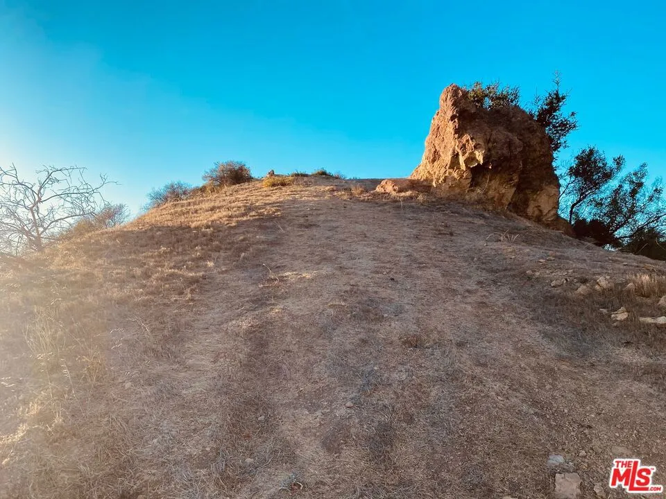 Skyhawk Lane Topanga, CA 90290
