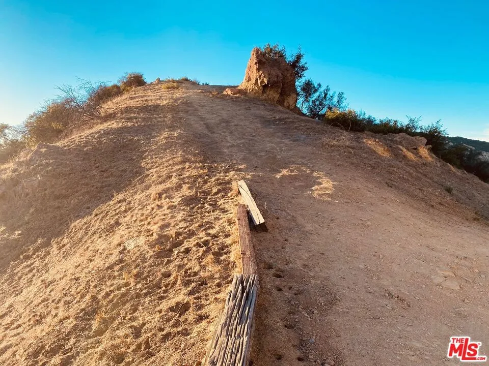 Skyhawk Lane Topanga, CA 90290