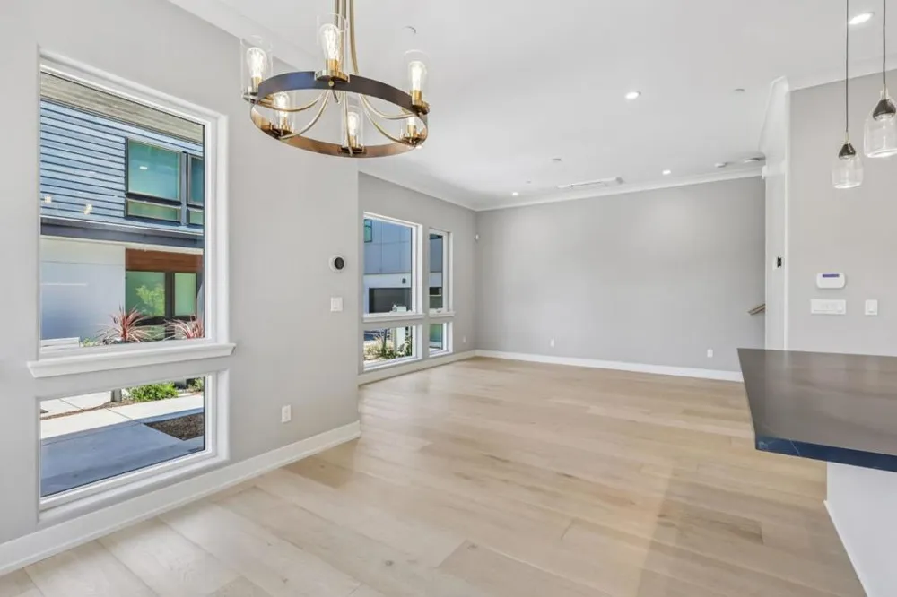109 Koa Court Palo Alto, CA 94306