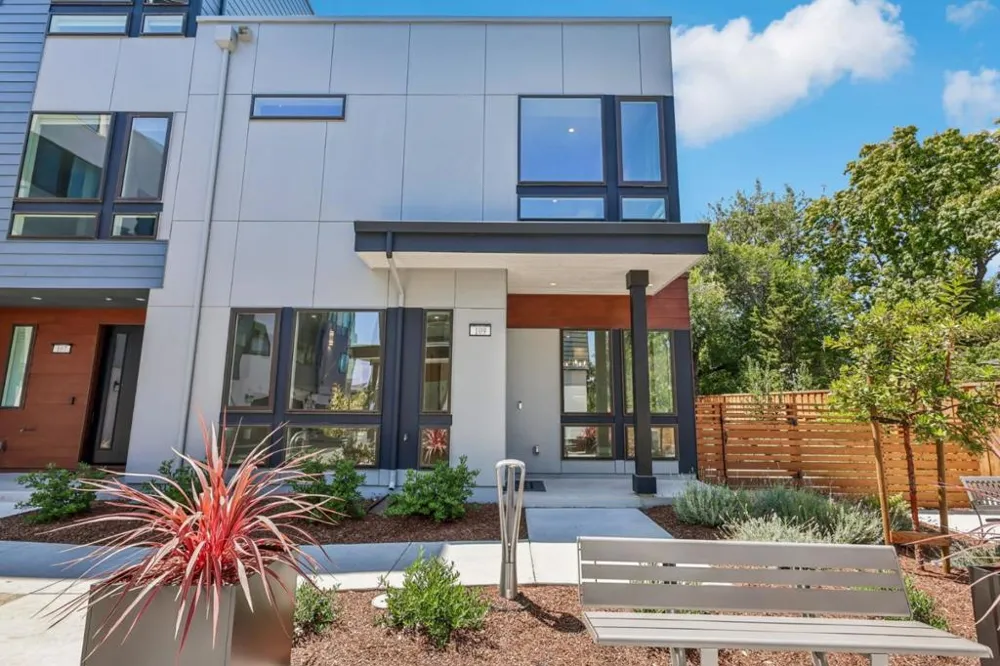 109 Koa Court Palo Alto, CA 94306